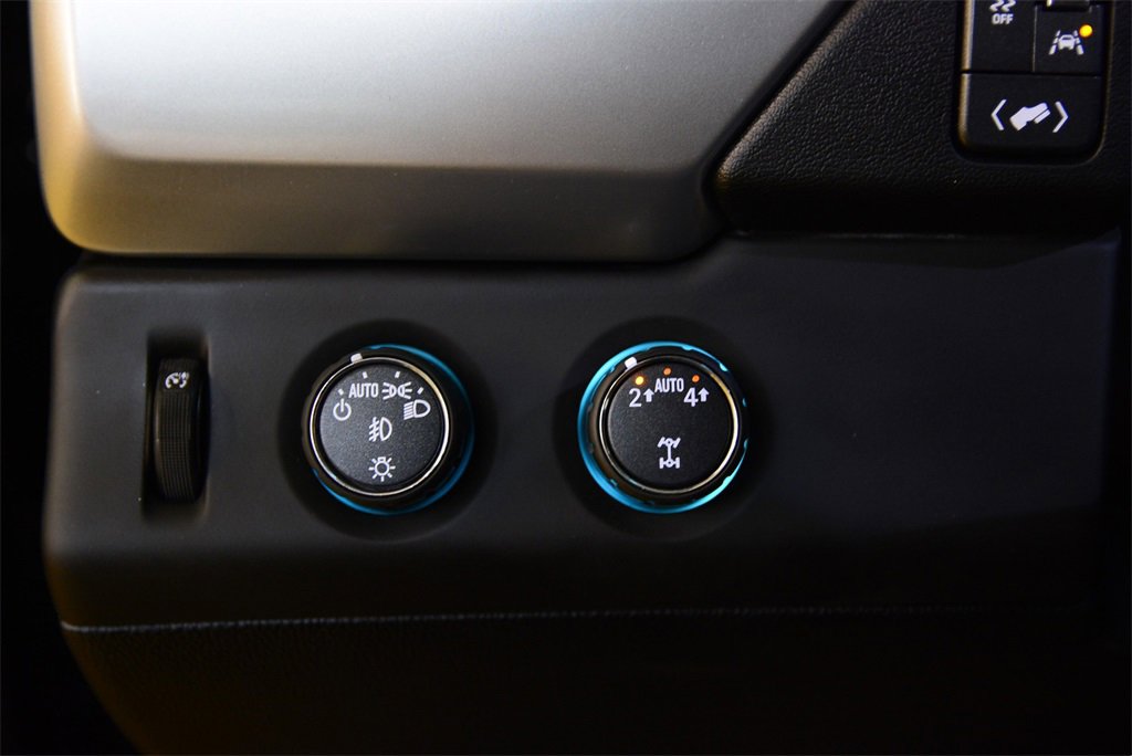 Used 2018 Chevrolet Suburban LT image 15