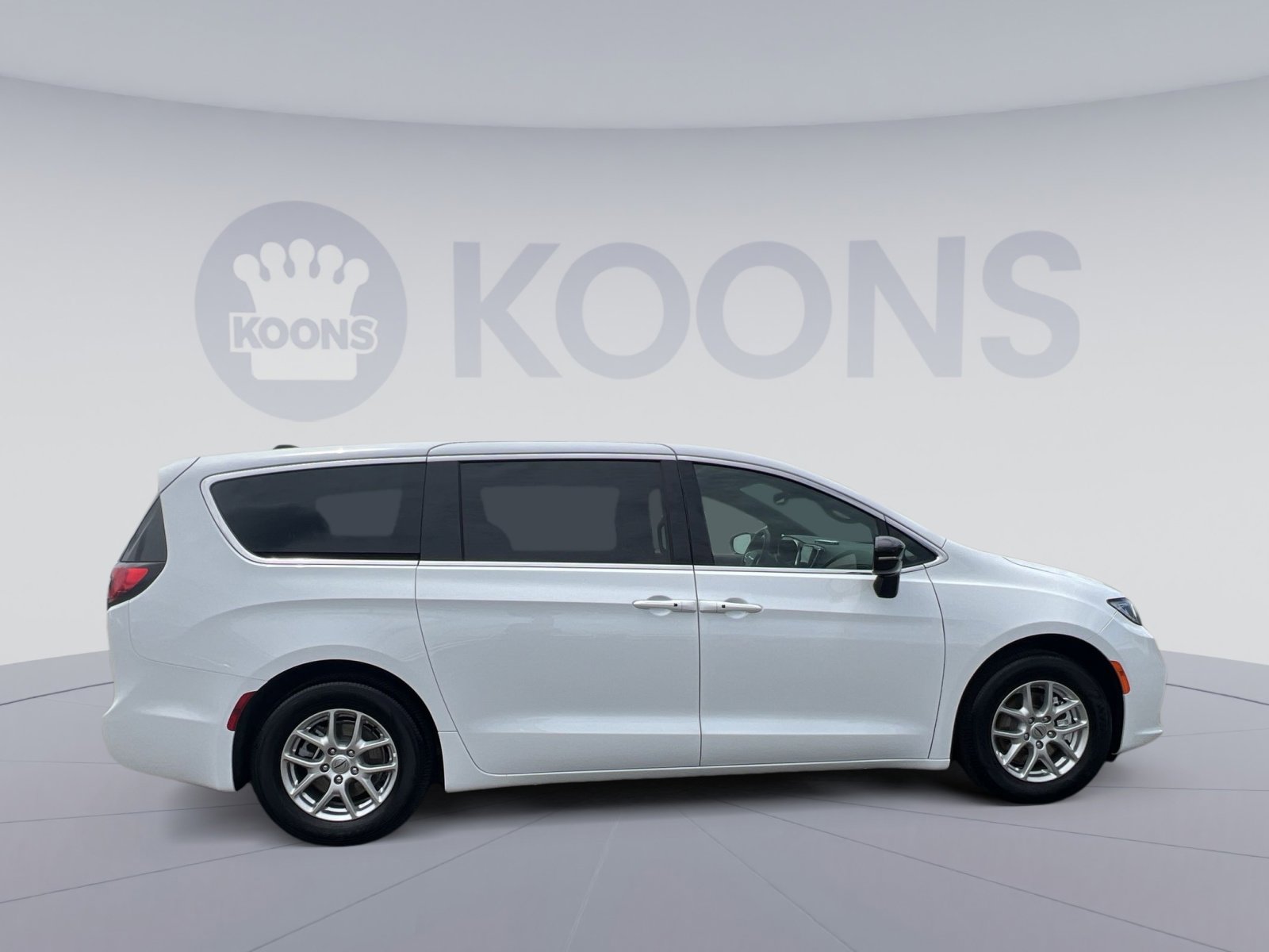 Used 2025 Chrysler Pacifica Select FWD image 17