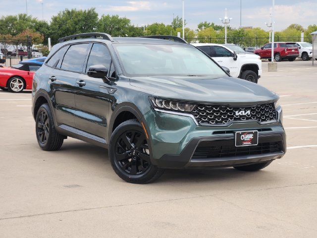 Used 2023 Kia Sorento S w/ Panoramic Sunroof Package AWD/4WD image 2