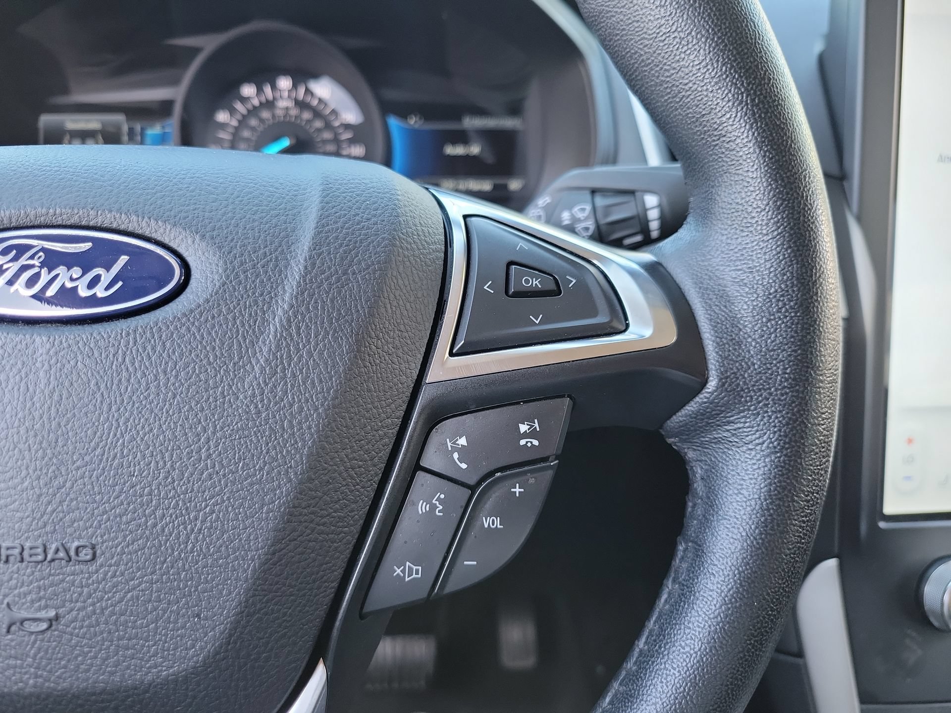 Used 2024 Ford Edge SEL AWD/4WD image 31