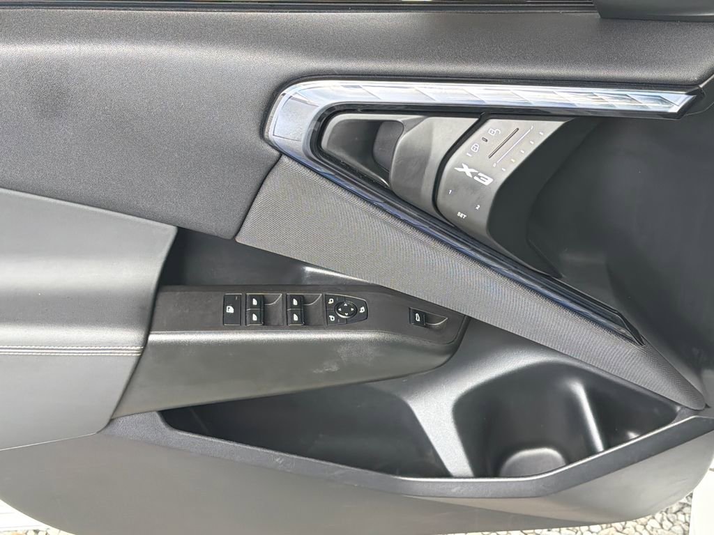 Used 2025 BMW X3 xDrive30i image 3