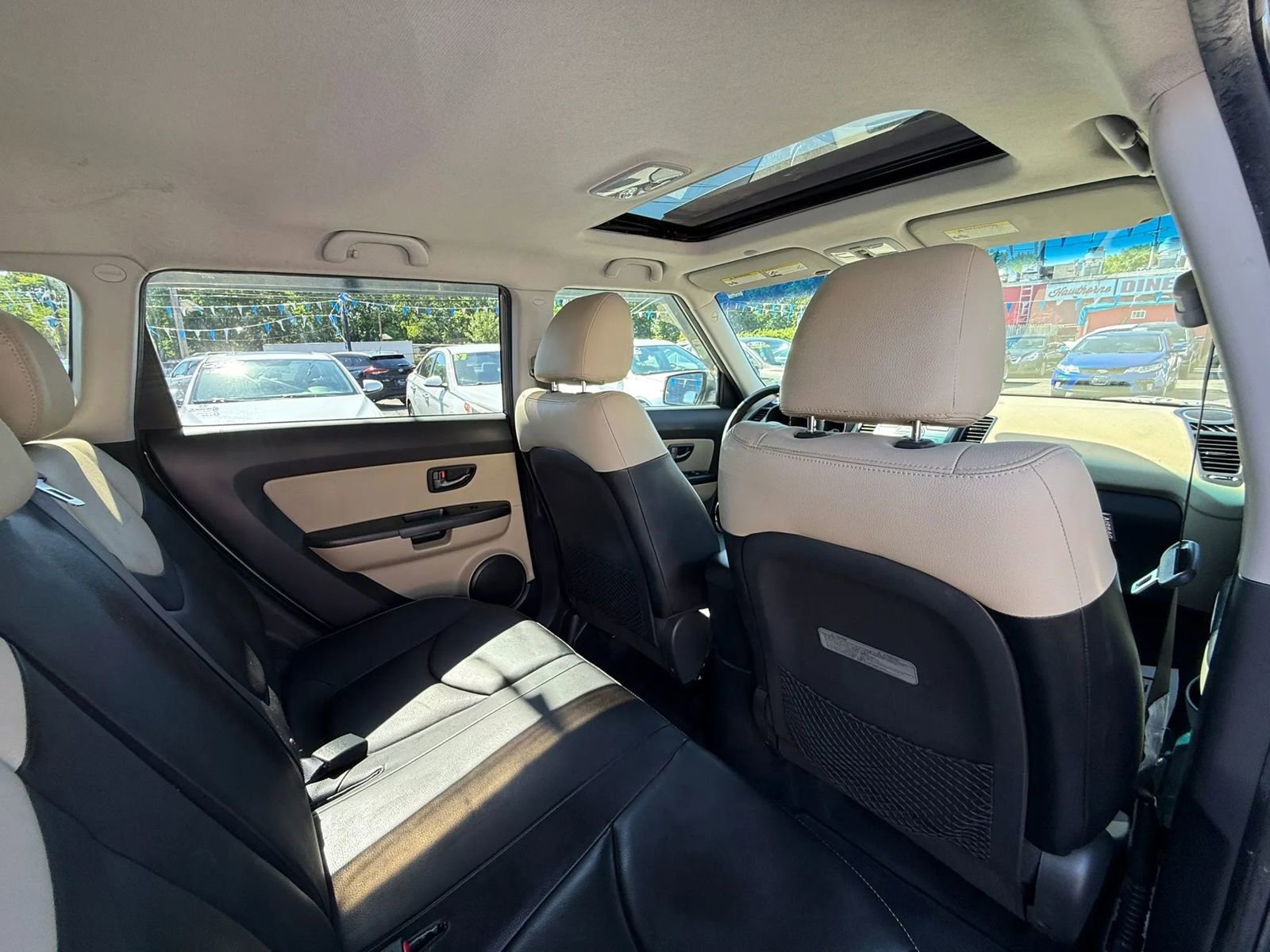 Used 2011 Kia Soul ! FWD image 42