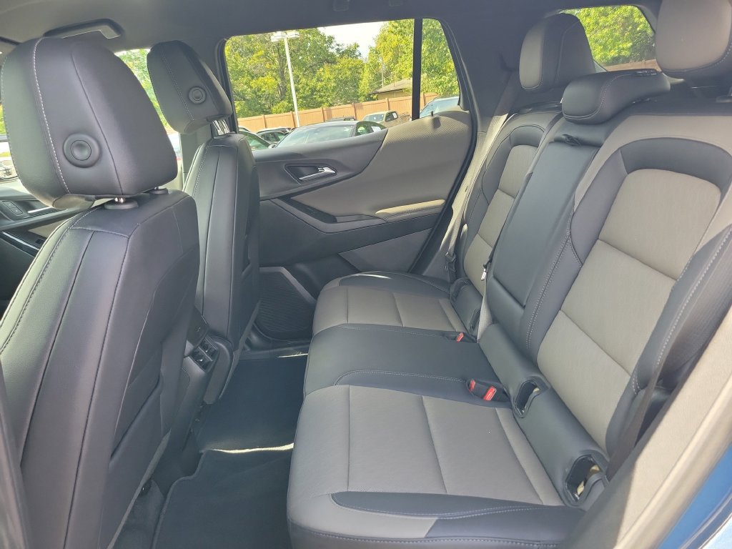 Used 2025 Chevrolet Equinox LT w/ Convenience Package II FWD image 16