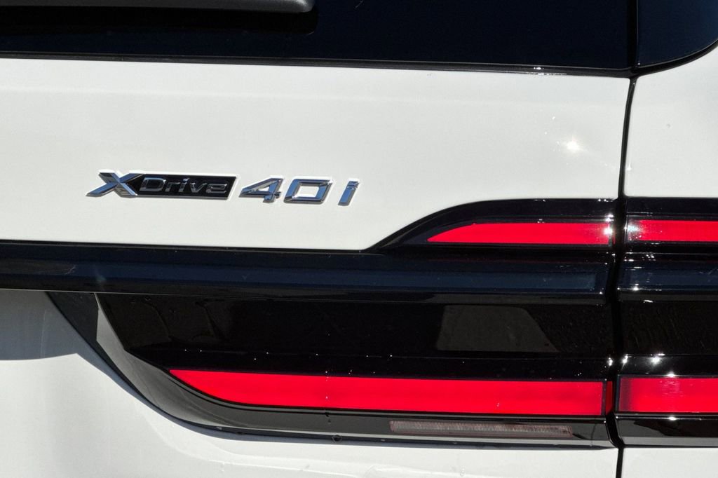 New 2026 BMW X7 xDrive40i w/ M Sport Package image 34