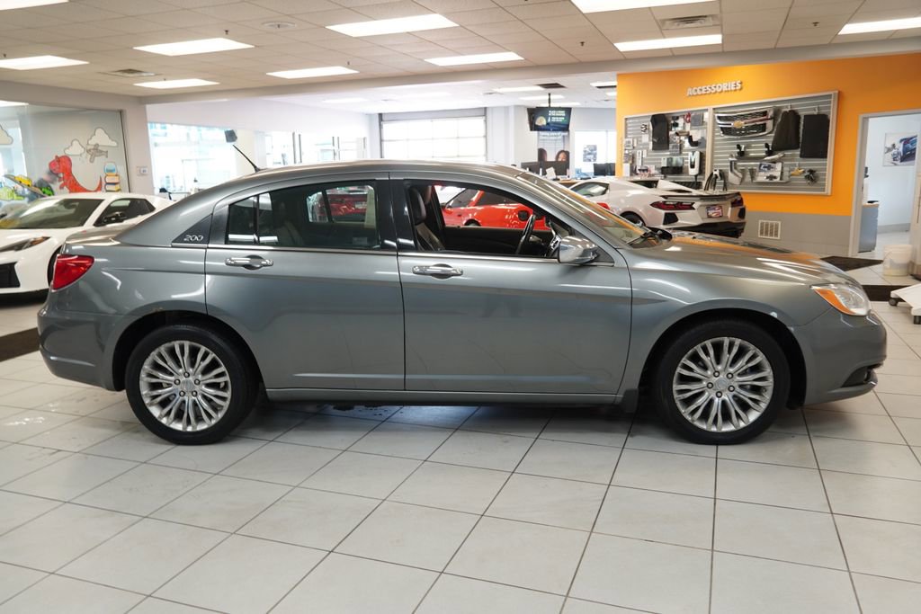 Used 2012 Chrysler 200 Limited FWD image 13