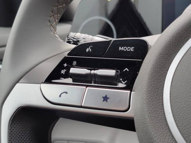 Used 2025 Hyundai Elantra SEL FWD image 16