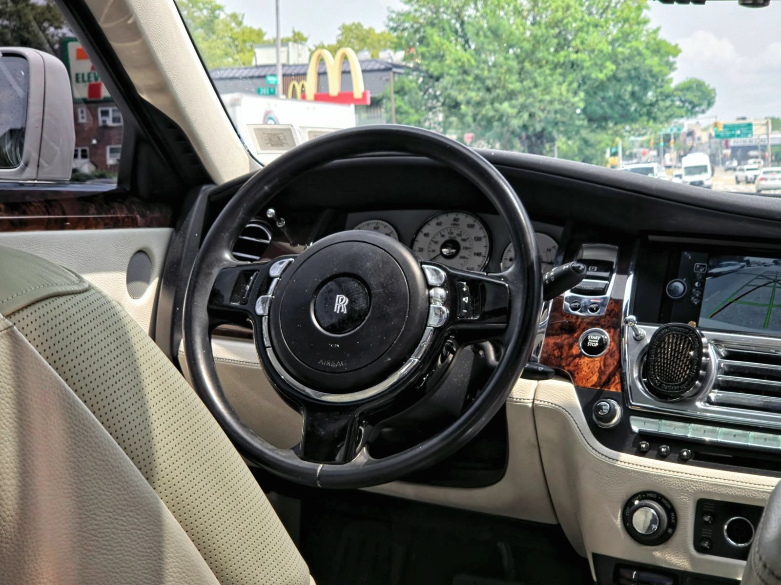 Used 2012 Rolls-Royce Ghost RWD image 18