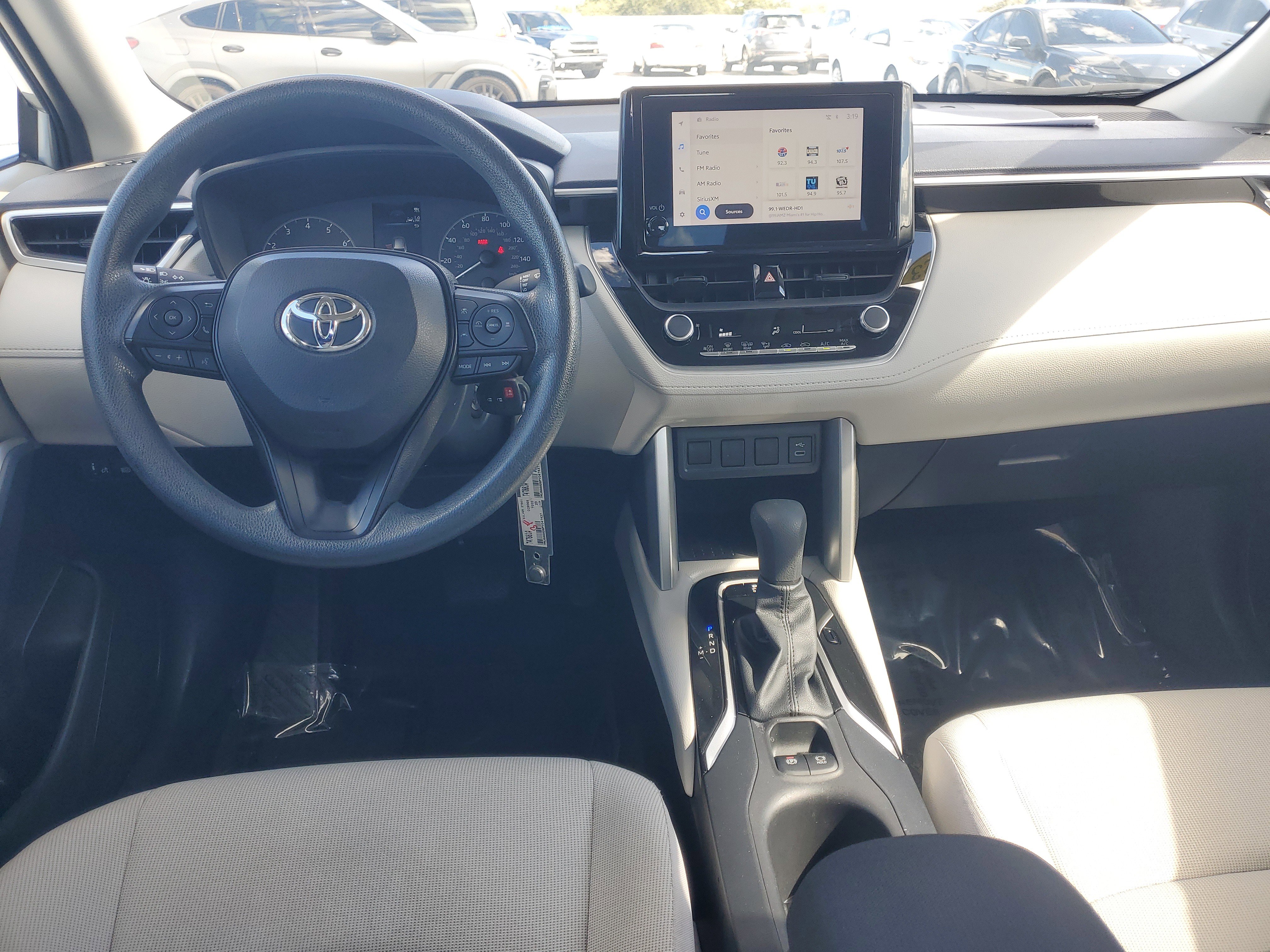 New 2023 Toyota Corolla Cross L image 38