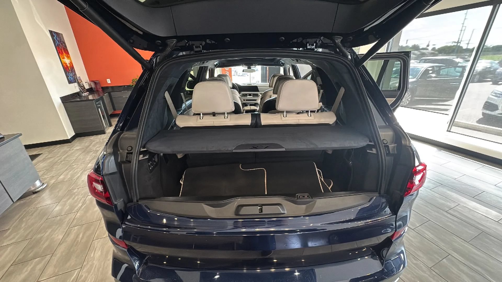 Used 2020 BMW X7 M50i w/ Dynamic Handling Package AWD/4WD image 30