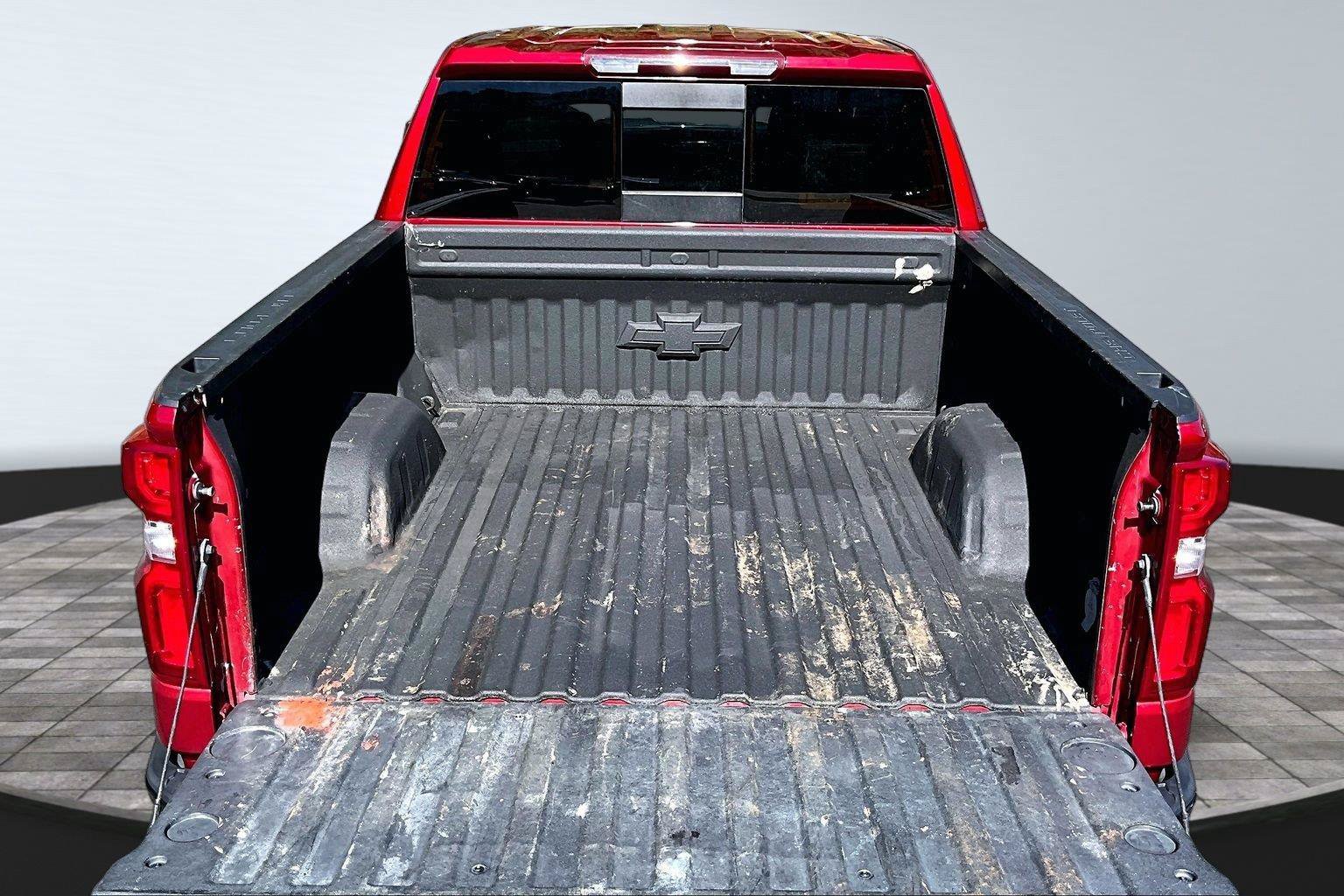 Used 2024 Chevrolet Silverado 1500 LT Trail Boss w/ Convenience Package II AWD/4WD image 18