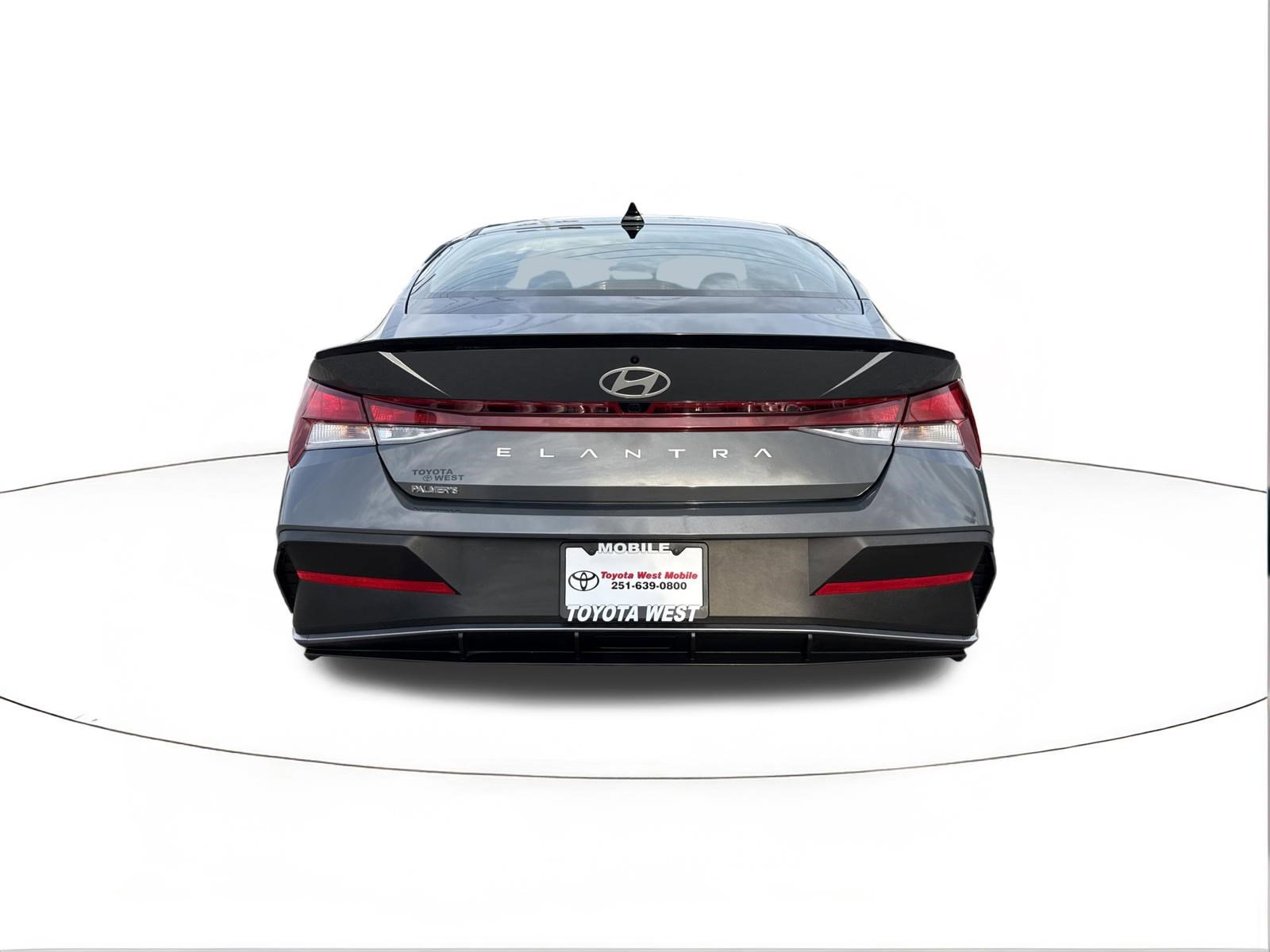 Used 2025 Hyundai Elantra Sport FWD image 4