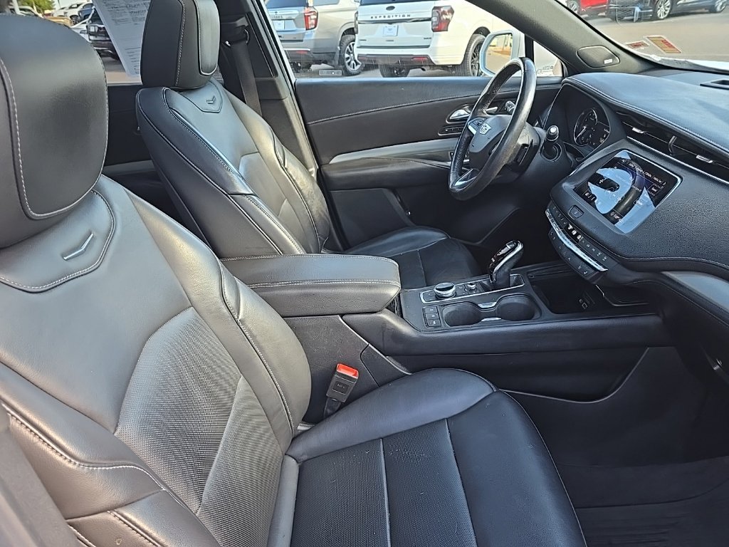 Used 2020 Cadillac XT4 Premium Luxury AWD/4WD image 13