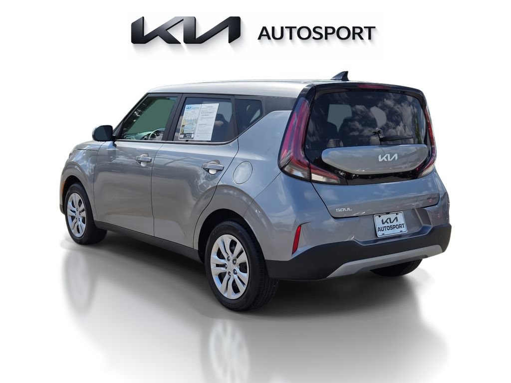 Used 2025 Kia Soul LX image 10