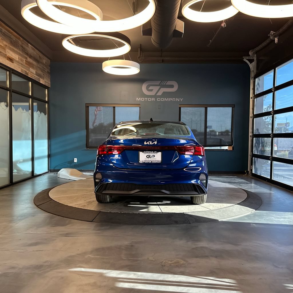 Used 2023 Kia Forte LXS FWD image 4