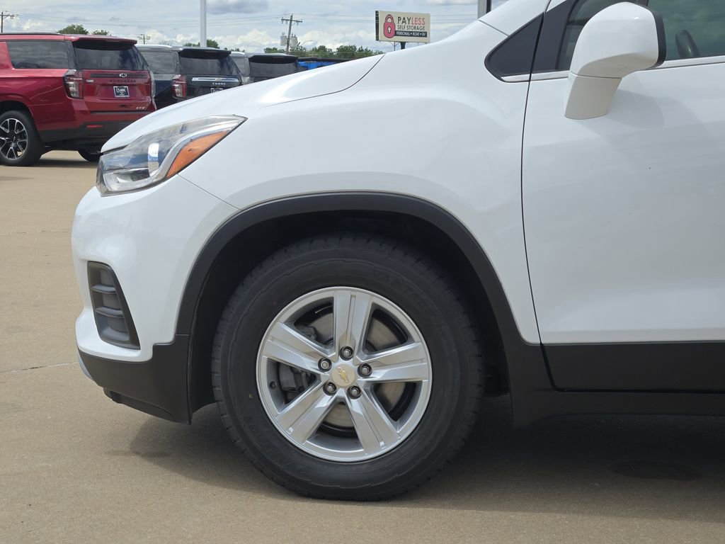 Used 2020 Chevrolet Trax LT w/ LT Convenience Package FWD image 28