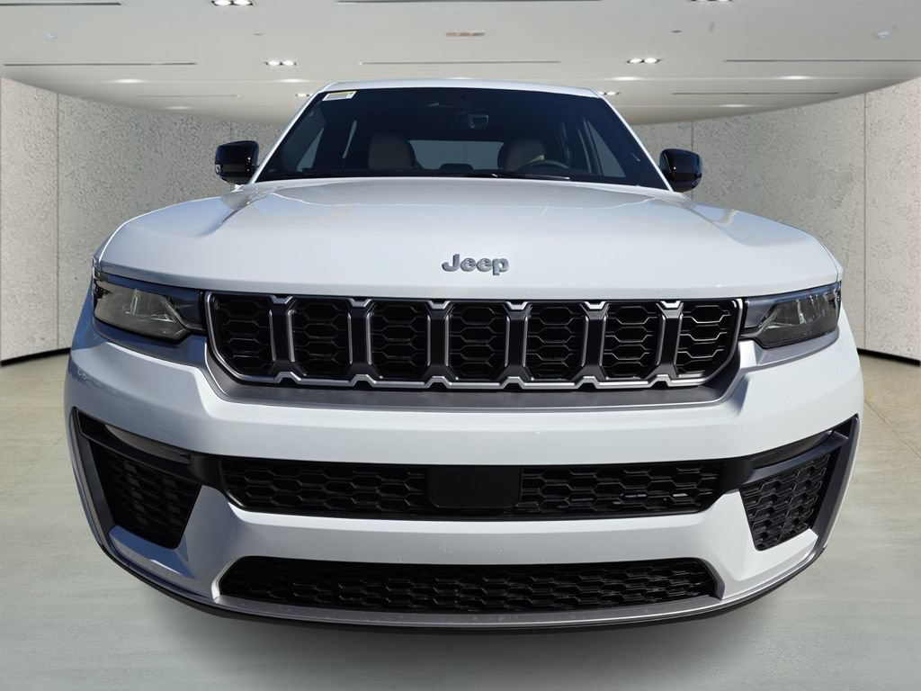 New 2026 Jeep Grand Cherokee Limited RWD image 2