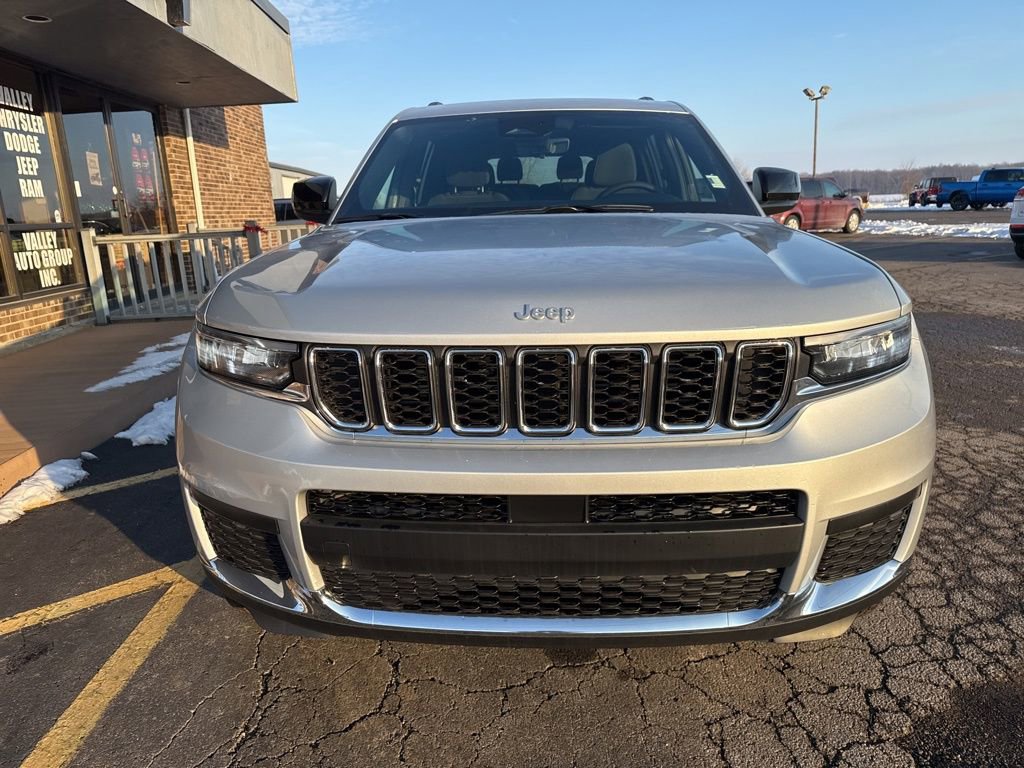 New 2025 Jeep Grand Cherokee L Laredo image 5