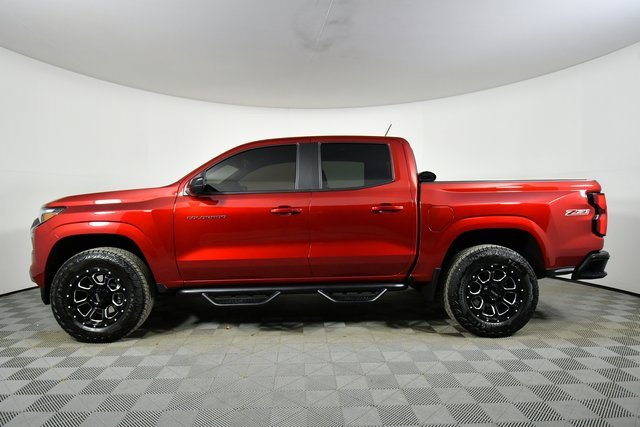 Used 2024 Chevrolet Colorado Z71 w/ Z71 Convenience Package 2 image 16