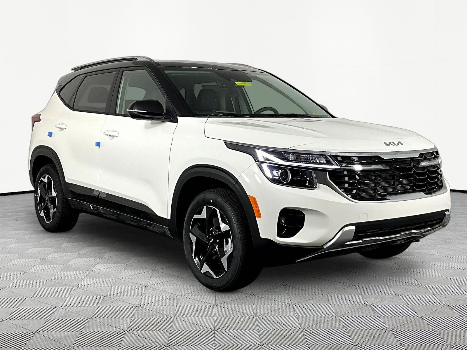 New 2026 Kia Seltos S AWD/4WD image 3