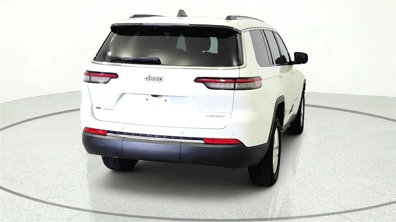 Used 2022 Jeep Grand Cherokee L Laredo w/ Luxury Tech Group I AWD/4WD image 5