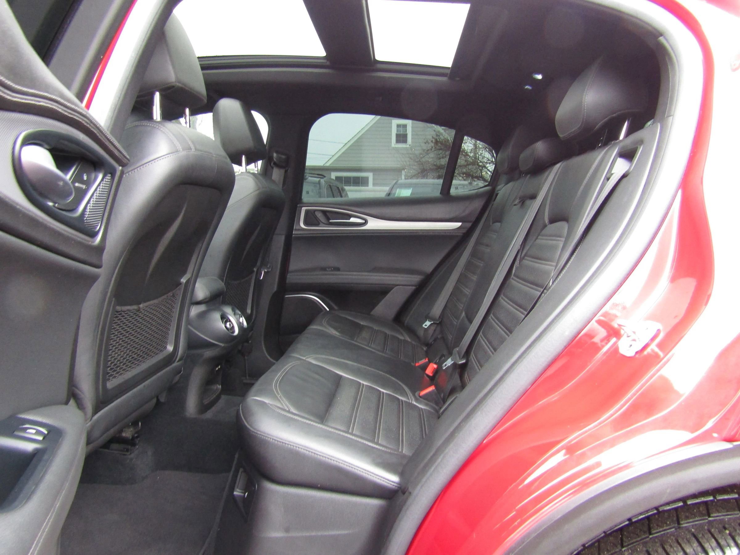 Used 2019 Alfa Romeo Stelvio Ti Sport w/ Quick Order Package 22S Sport AWD/4WD image 19