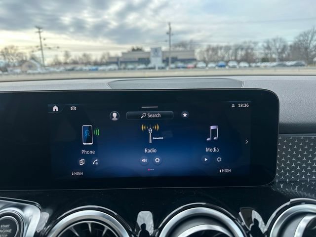 New 2026 Mercedes-Benz GLB 250 4MATIC image 33