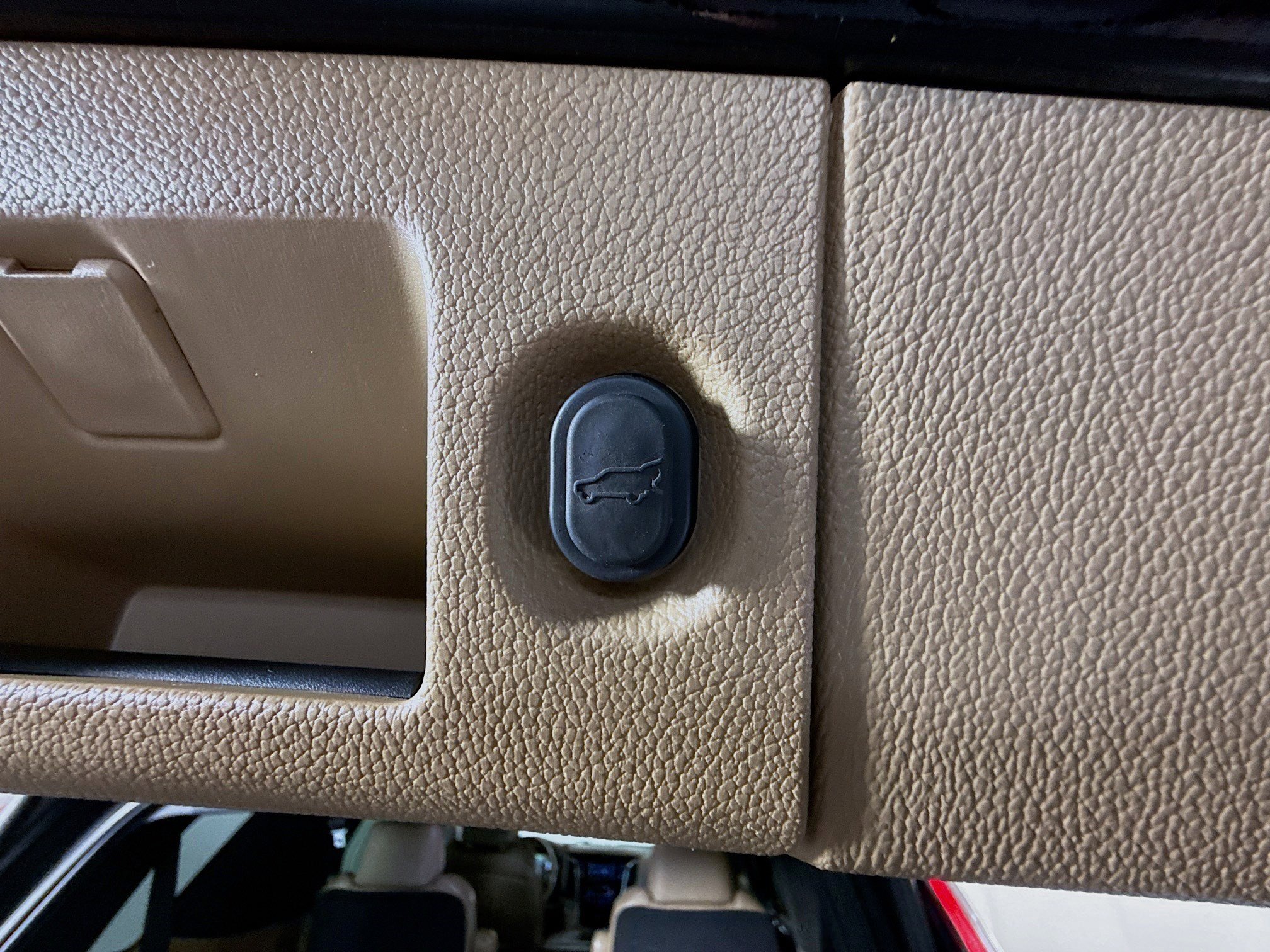 Used 2020 Cadillac Escalade Platinum image 40