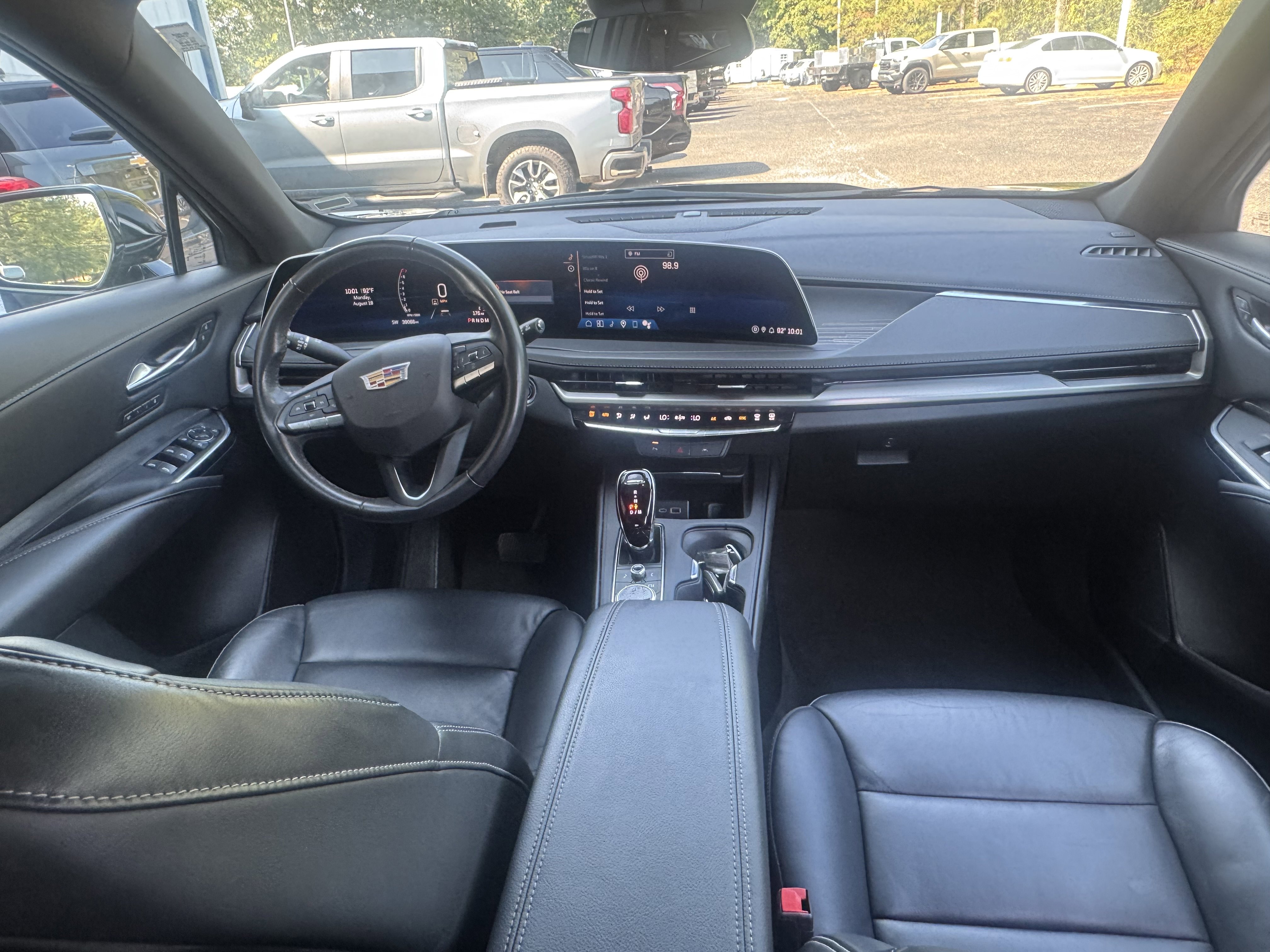 Used 2024 Cadillac XT4 Premium Luxury FWD image 16
