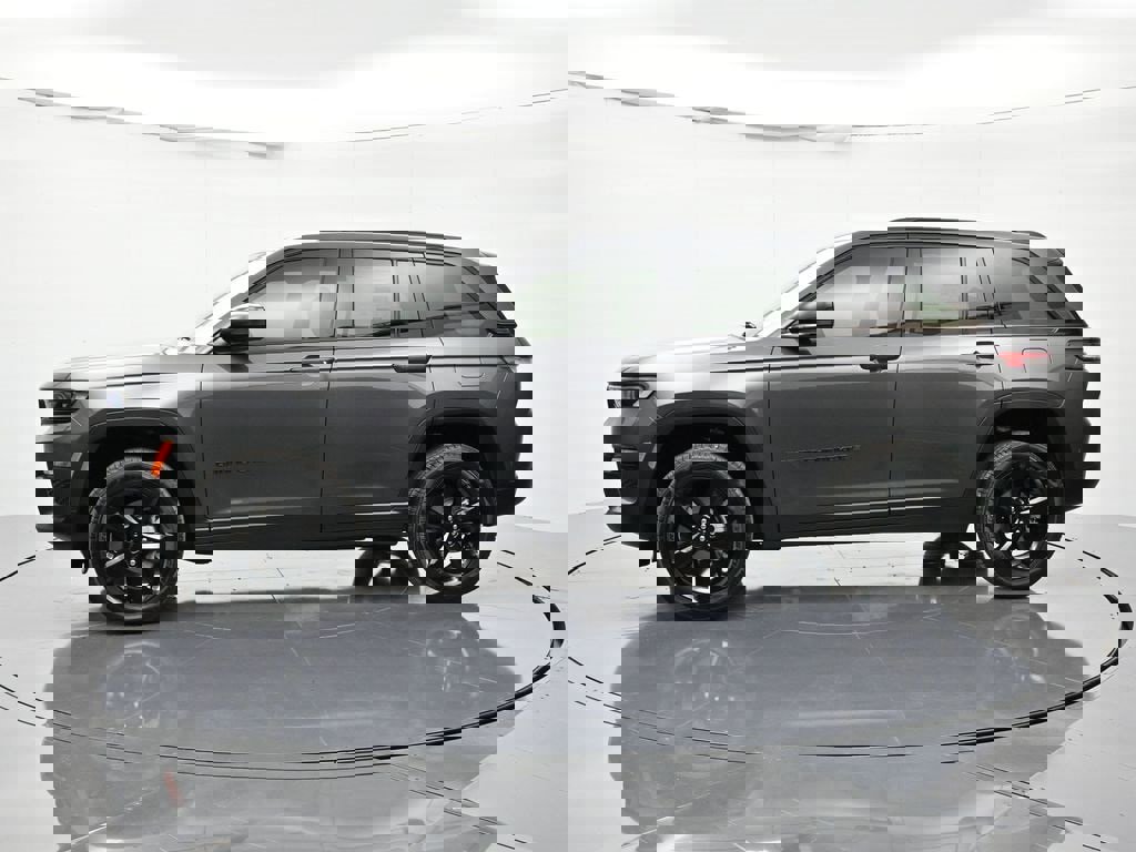 New 2025 Jeep Grand Cherokee Limited w/ Black Appearance Package image 9