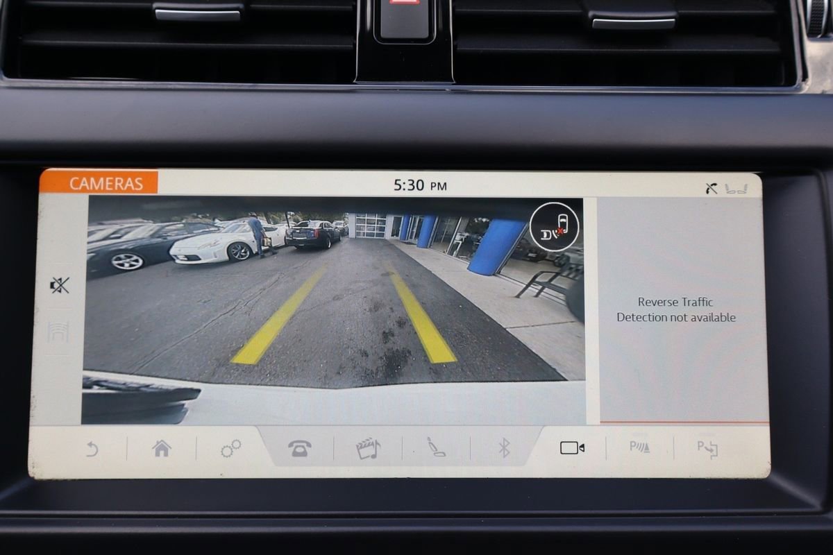 Used 2020 Land Rover Discovery SE image 18