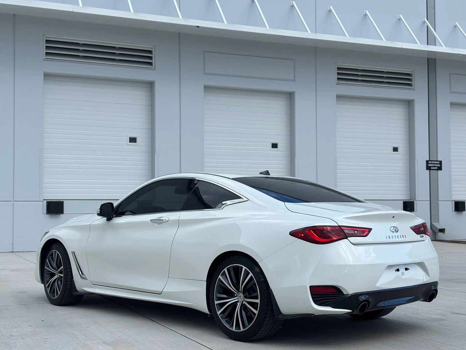Used 2019 INFINITI Q60 3.0t Luxe w/ Essential Package image 10
