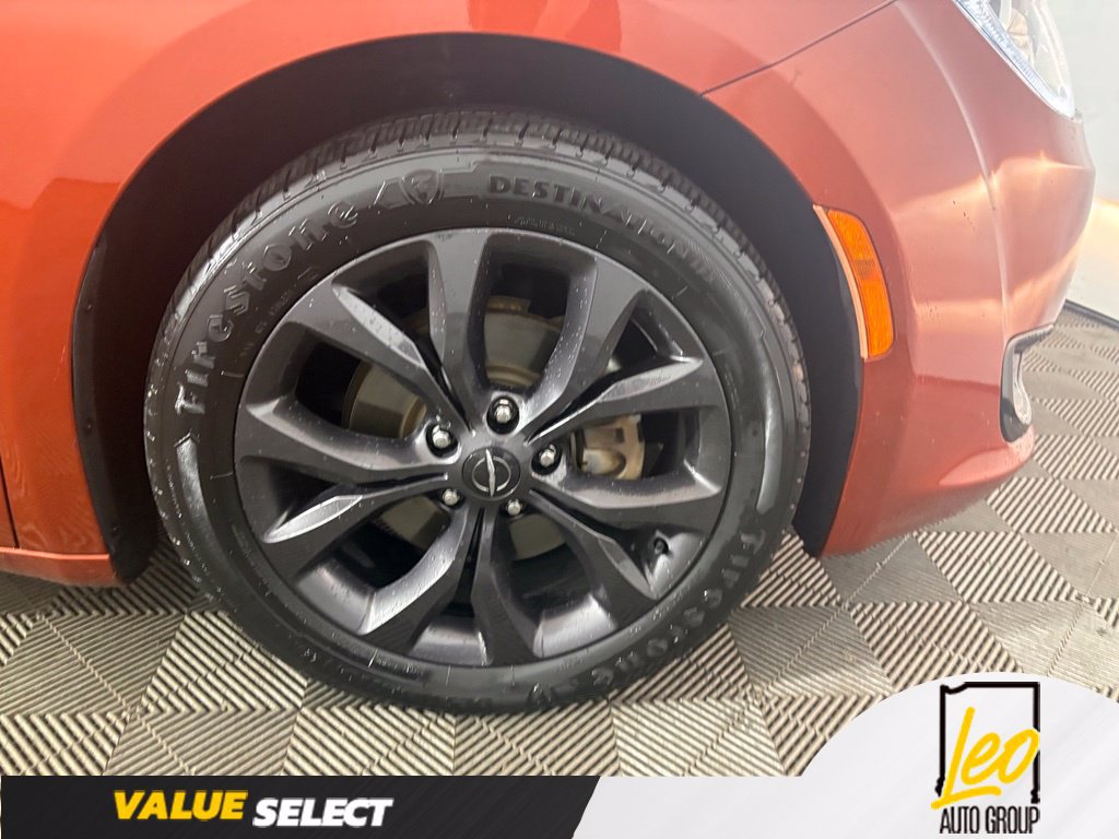 Used 2018 Chrysler Pacifica Touring Plus w/ S Appearance Package FWD image 23