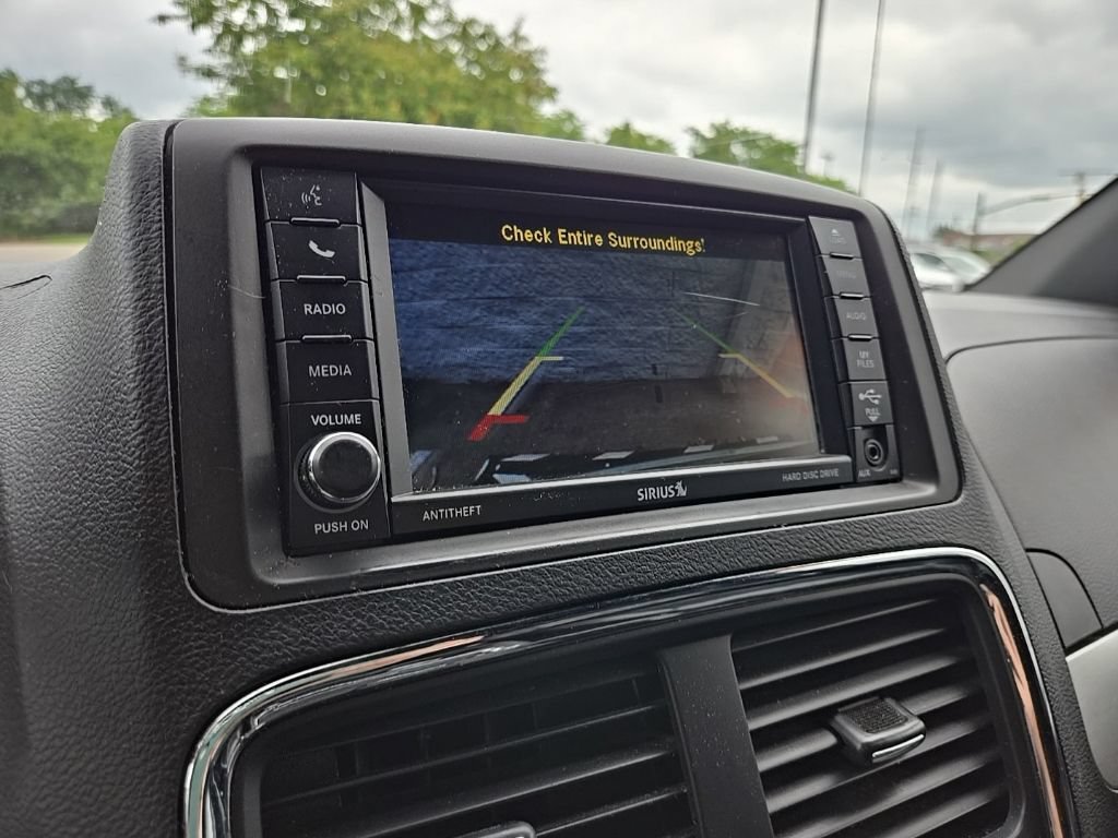 Used 2015 Dodge Grand Caravan R/T w/ Driver Convenience Group FWD image 19