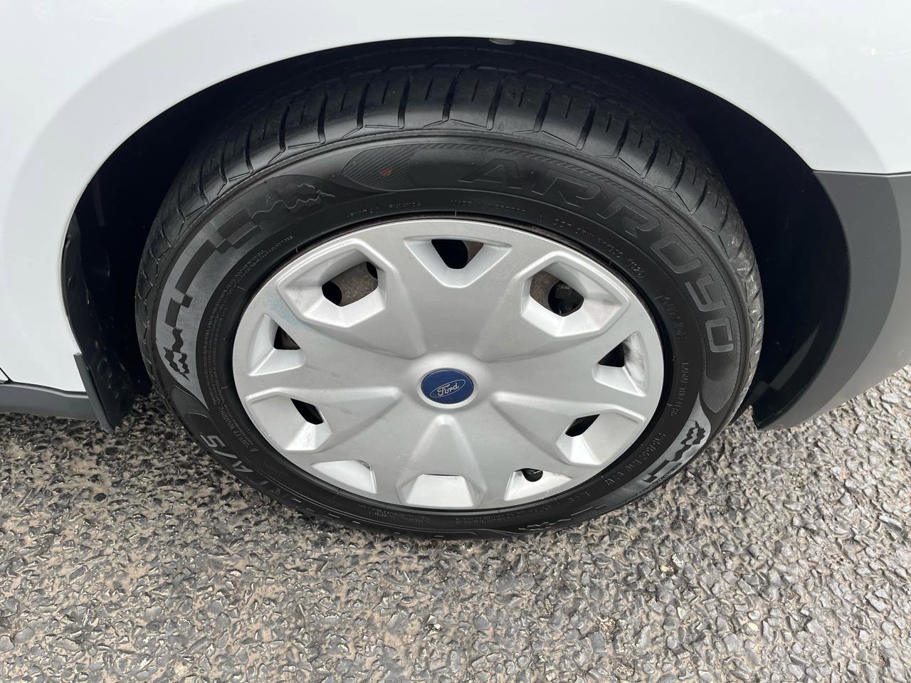 Used 2016 Ford Transit Connect XL image 11