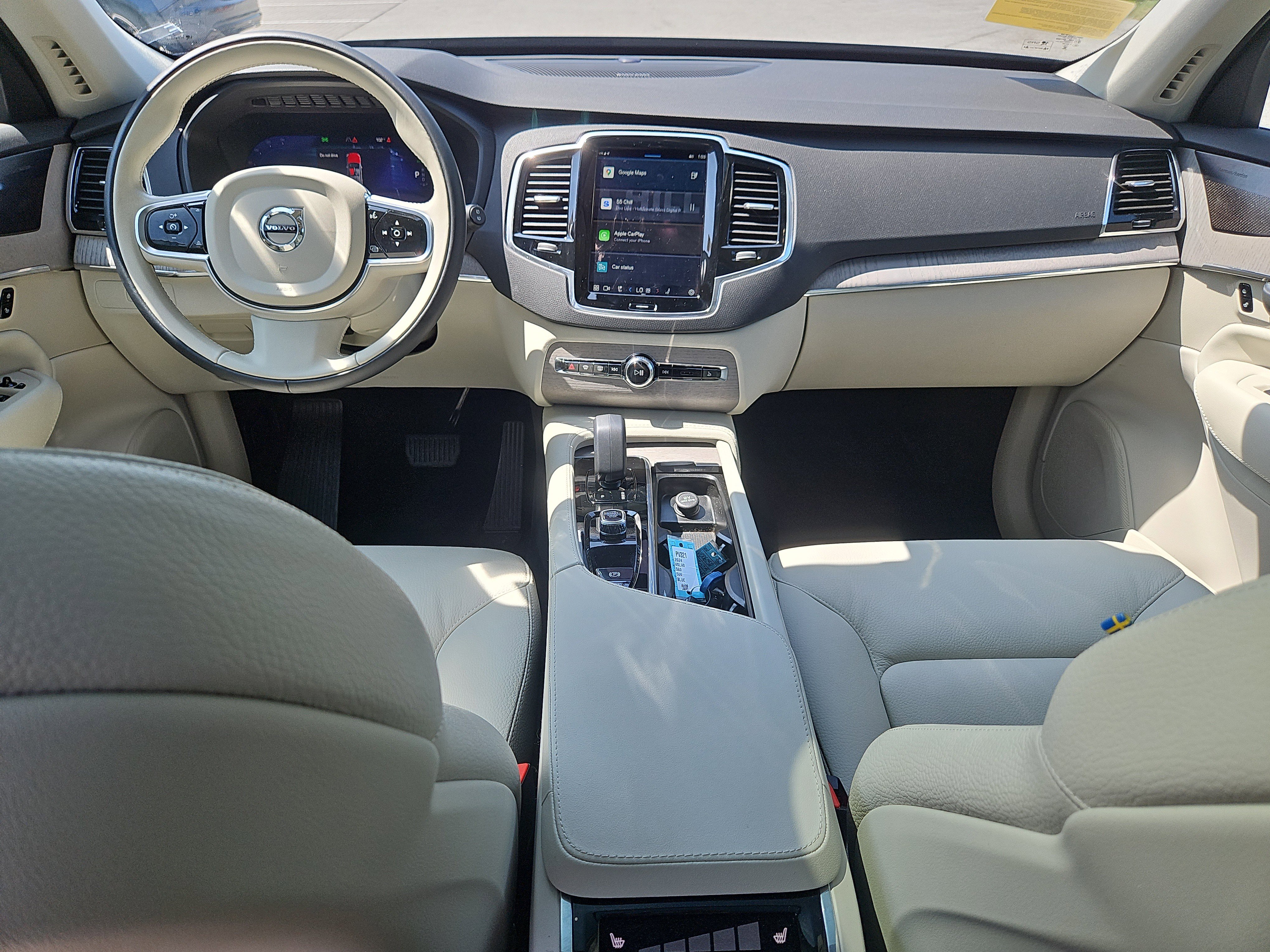 Certified 2025 Volvo XC90 T8 Plus w/ Protection Package image 3