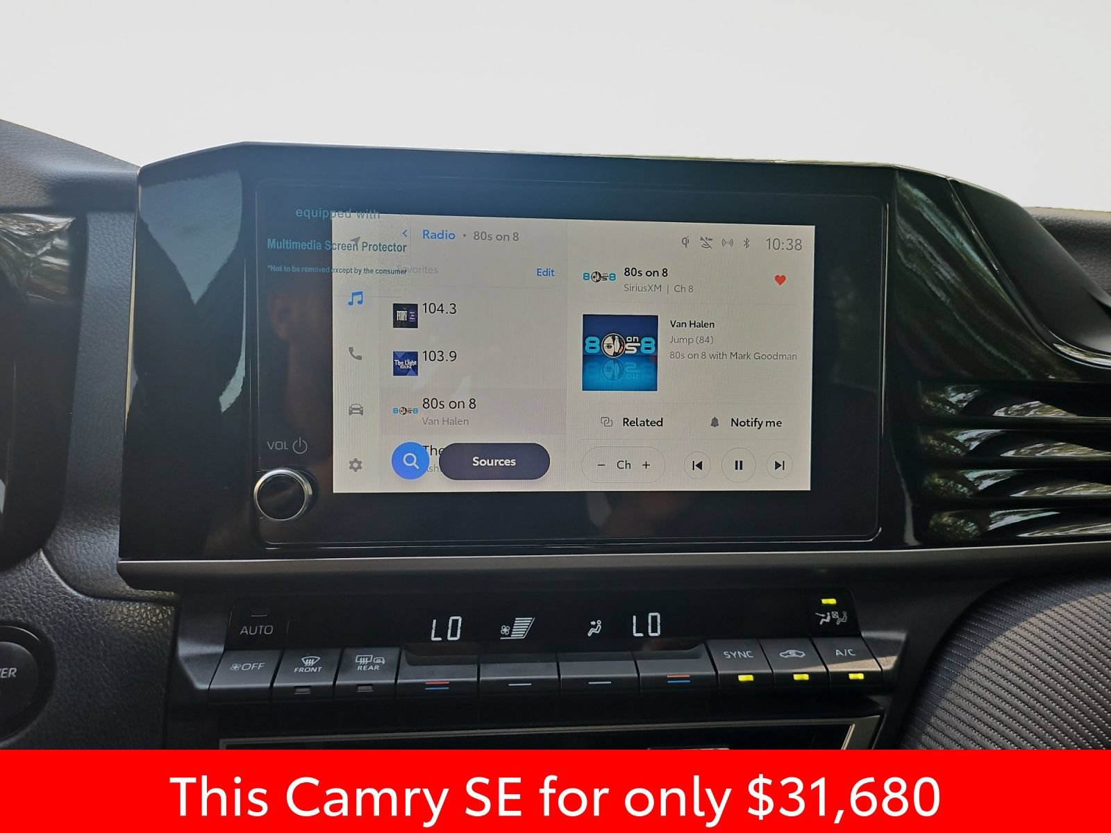 Used 2025 Toyota Camry SE FWD image 27