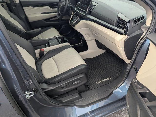 Used 2025 Honda Odyssey Elite image 12