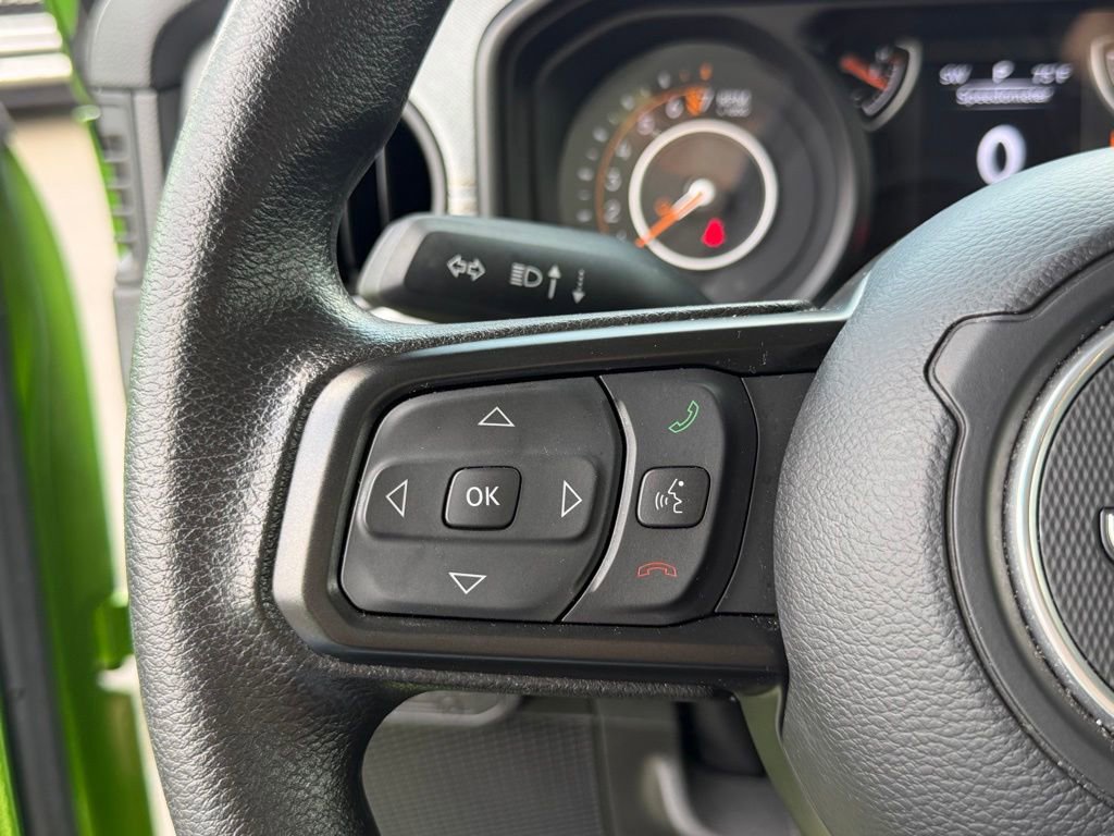 Used 2025 Jeep Gladiator Sport AWD/4WD image 18