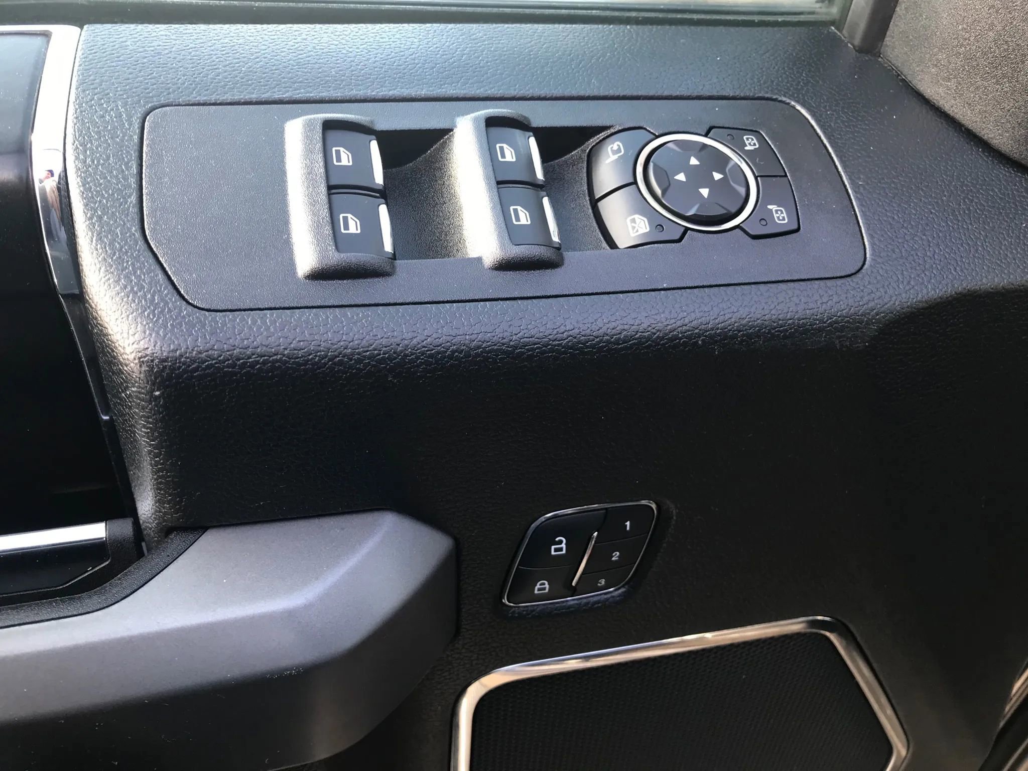 Used 2019 Ford F150 Platinum image 12