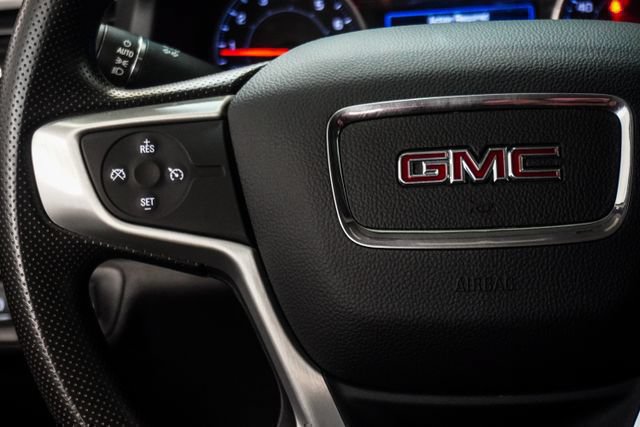Used 2021 GMC Acadia SLE w/ Driver Convenience Package FWD image 15
