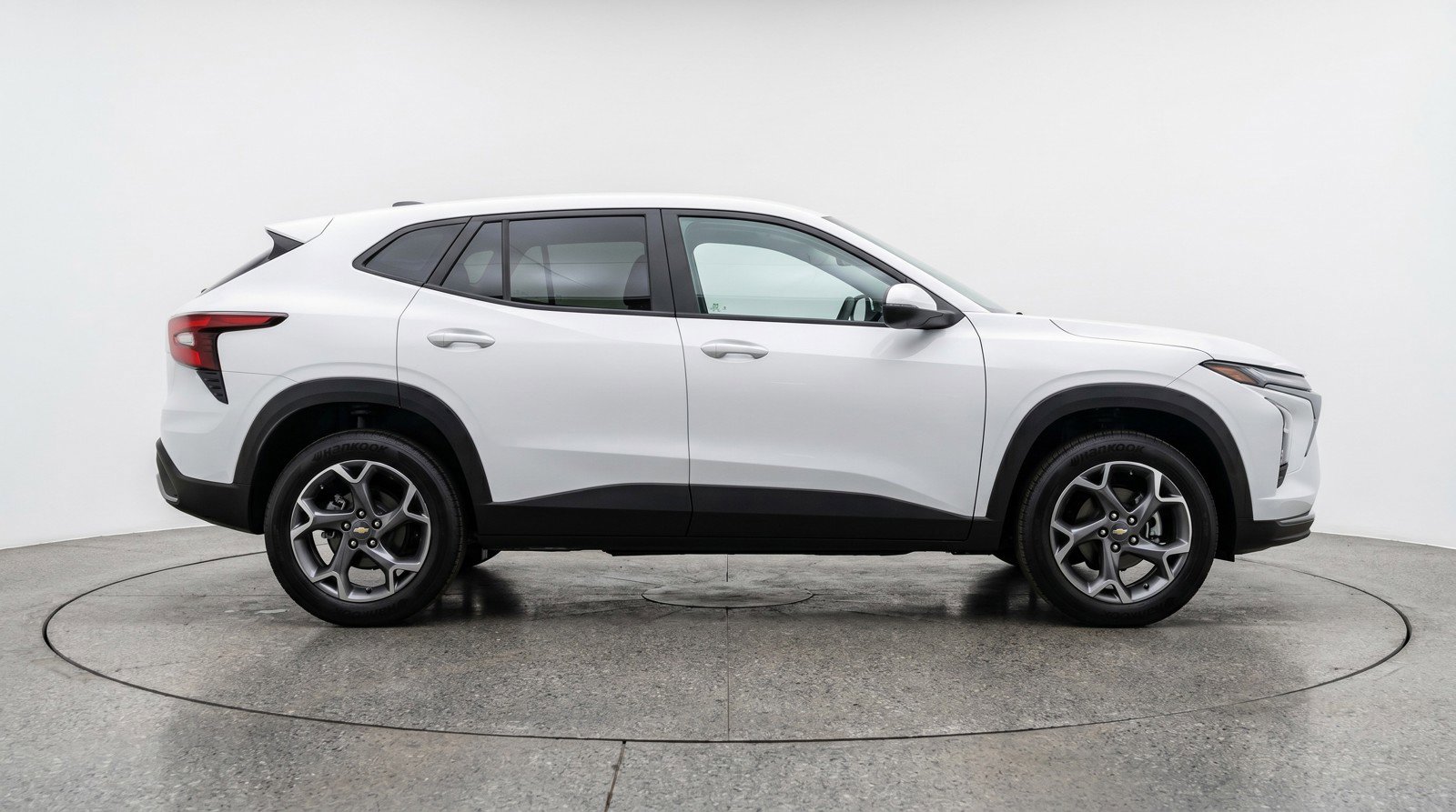 Used 2025 Chevrolet Trax LT w/ LT Convenience Package FWD image 11
