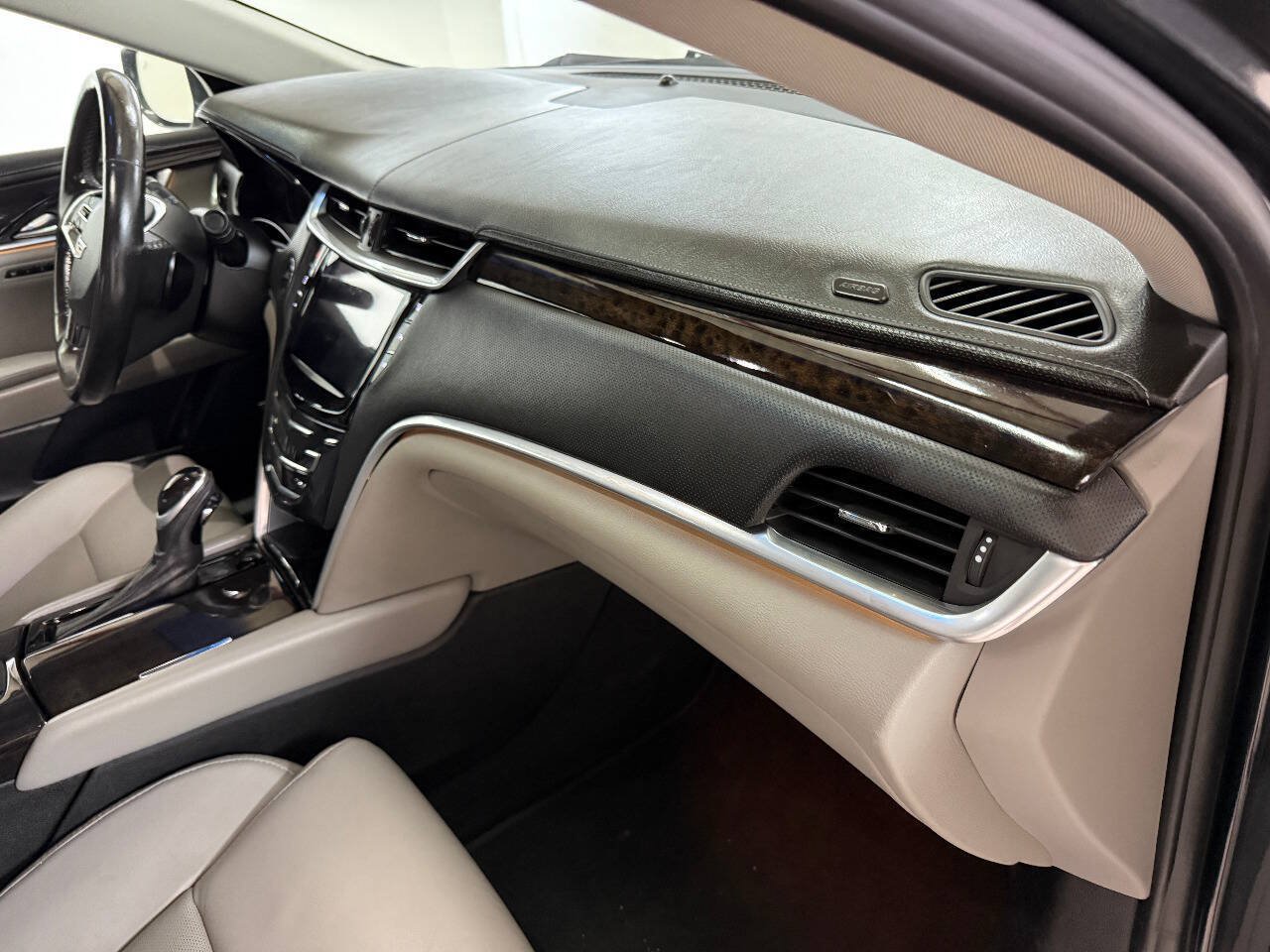 Used 2017 Cadillac XTS Luxury w/ Driver Awareness Package FWD image 41