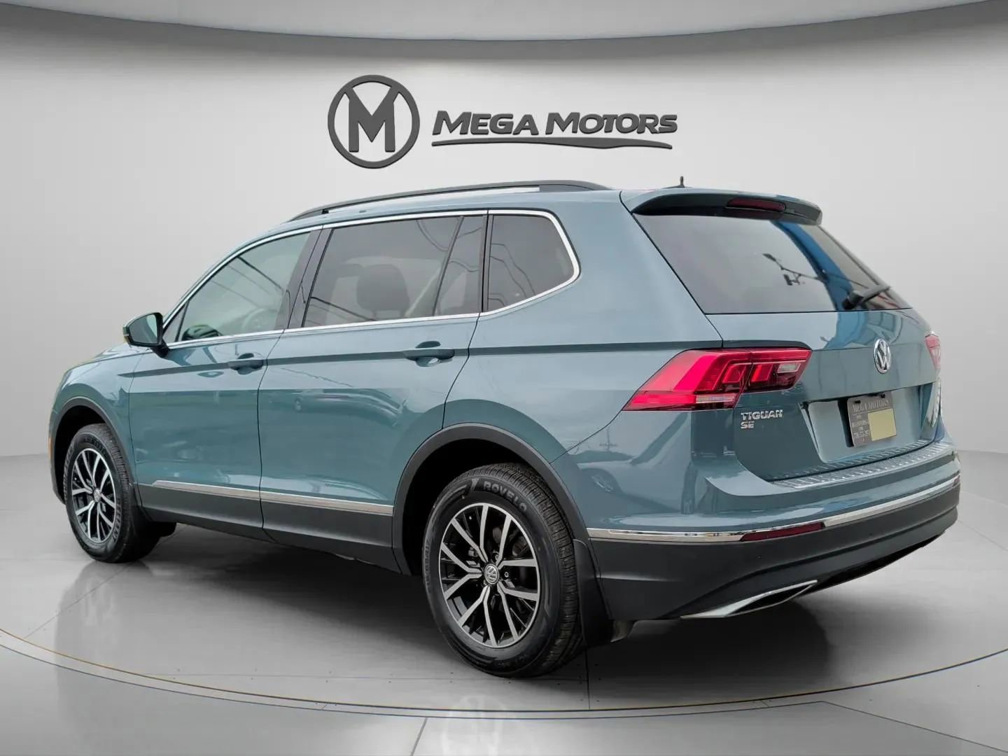 Used 2021 Volkswagen Tiguan SE image 3