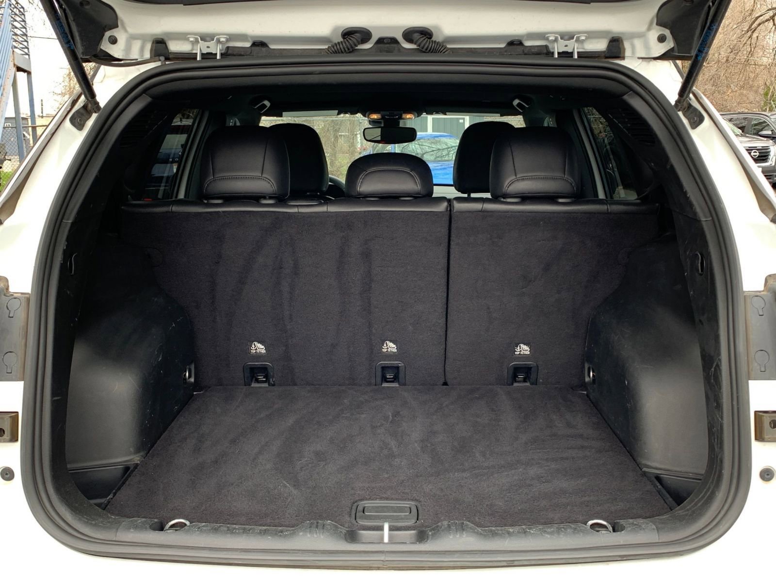 Used 2025 Jeep Compass Limited image 32