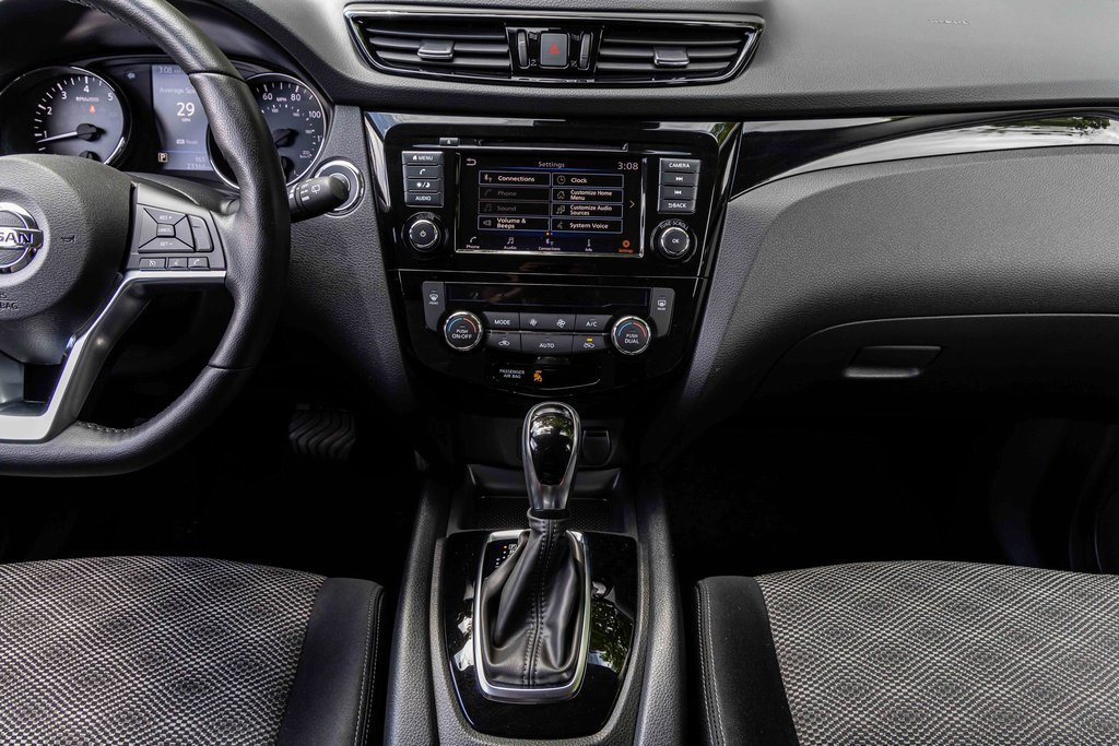 Certified 2022 Nissan Rogue Sport SV image 10