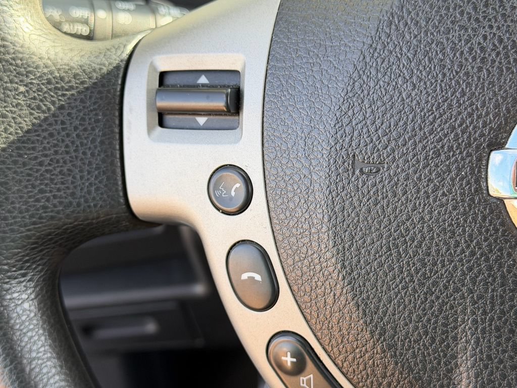 Used 2012 Nissan Rogue SV w/ Premium Pkg AWD/4WD image 24