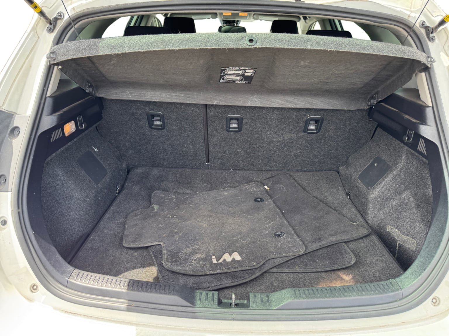 Used 2018 Toyota Corolla iM w/ Carpet Mat Package (TMS) FWD image 18