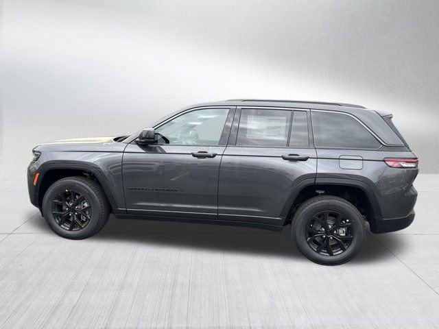 New 2026 Jeep Grand Cherokee Laredo image 8