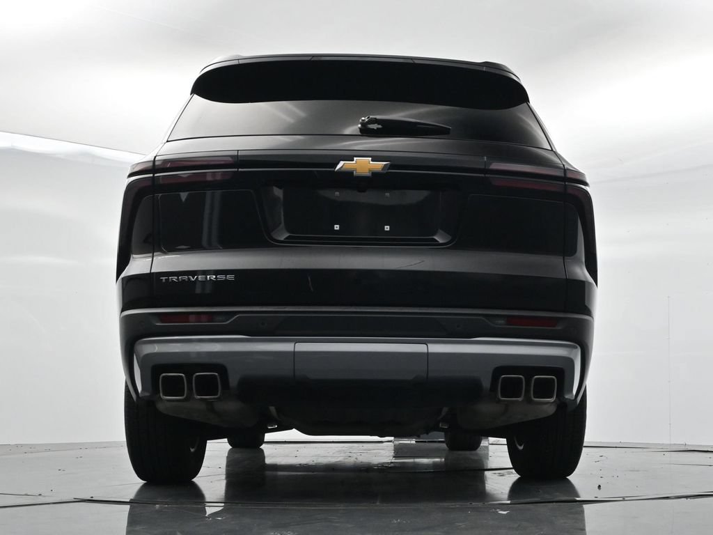 Used 2025 Chevrolet Traverse LT FWD image 31