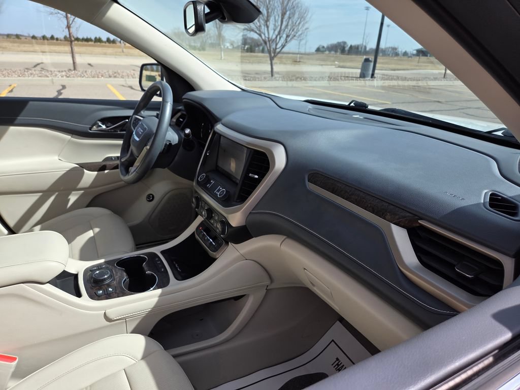Used 2023 GMC Acadia Denali AWD/4WD image 39